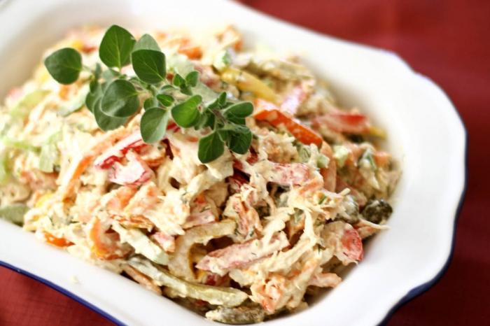 Salata s piletinom i paprom: ukusna i mirisna jela